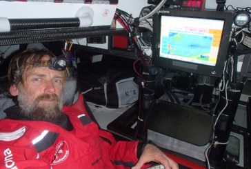 Vendee Globe: Javier Sanso recuperato dopo la scuffia. Dick a Les Sables VIDEO