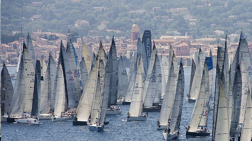 Giraglia Rolex Cup 2011: partita la lunga, 191 le barche in regata